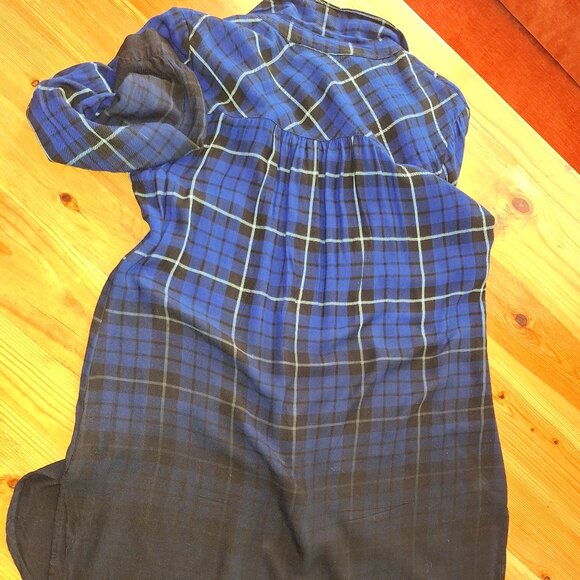 Rock & Republic Ombre Extra-Long Plaid Long Sleeve Button-up Top - Picture 6 of 7